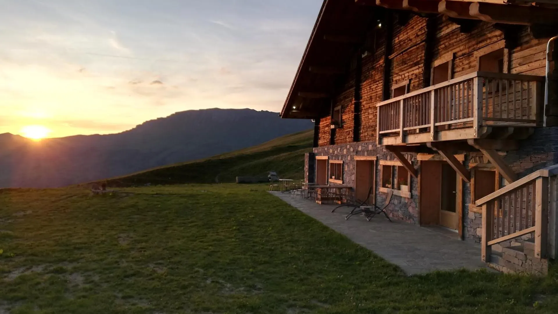 Chambres Et Tables D'Hotes Le Choton A Nono - Col Du Joly Beaufortain Hauteluce Bed & Breakfast